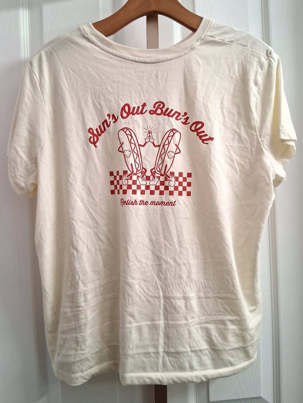 Suns Out Buns Out Hot Dog T Shirt XL